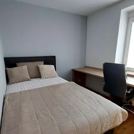 Vida, 3 Minutes Walk To The Center Апартаменты *